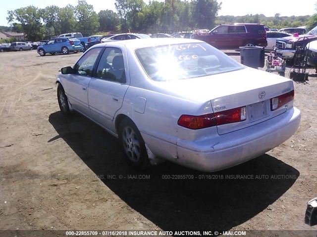 4T1BF28K3YU101767 - 2000 TOYOTA CAMRY LE/XLE SILVER photo 3