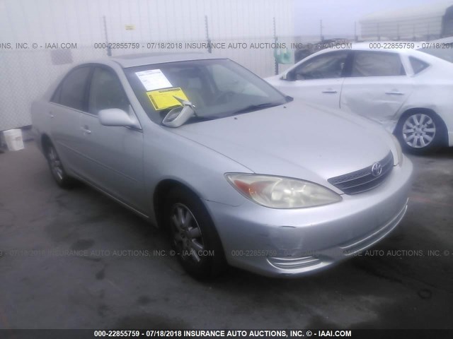 JTDBE30K820112433 - 2002 TOYOTA CAMRY LE/XLE/SE 银色 照片 1
