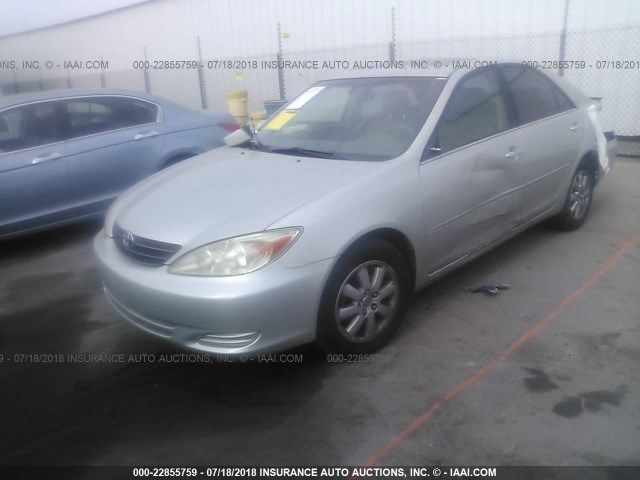 JTDBE30K820112433 - 2002 TOYOTA CAMRY LE/XLE/SE 银色 照片 2