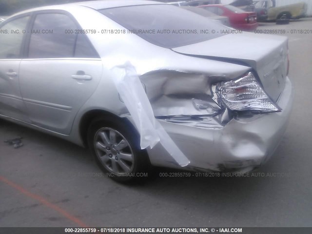 JTDBE30K820112433 - 2002 TOYOTA CAMRY LE/XLE/SE 银色 照片 6