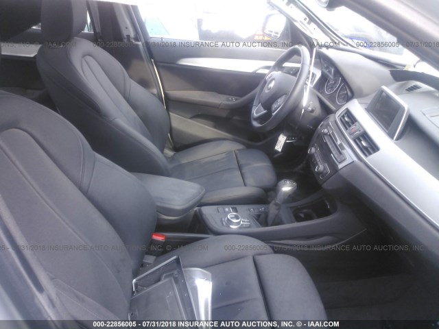 WBXHT3C3XH5F84817 - 2017 BMW X1 XDRIVE28I 灰色 照片 5