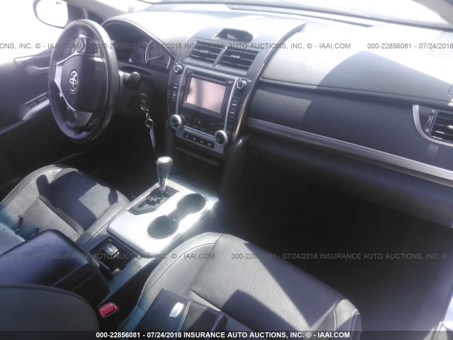 4T1BF1FK4CU629792 - 2012 TOYOTA CAMRY SE/LE/XLE 白色 照片 5