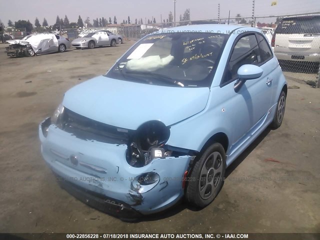 3C3CFFGE2HT530022 - 2017 FIAT 500 ELECTRIC BLUE photo 2