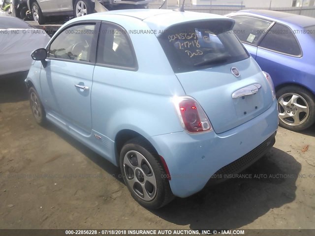 3C3CFFGE2HT530022 - 2017 FIAT 500 ELECTRIC BLUE photo 3