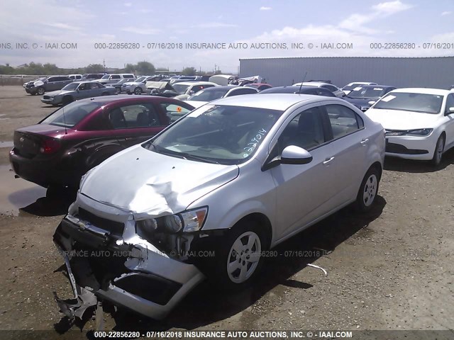1G1JA5SH2D4229014 - 2013 CHEVROLET SONIC LS 银色 照片 2
