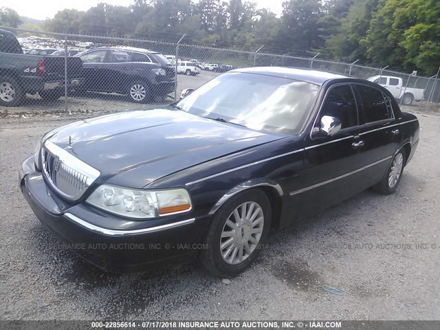 1LNHM81WX3Y684548 - 2003 LINCOLN TOWN CAR EXECUTIVE BLACK photo 2