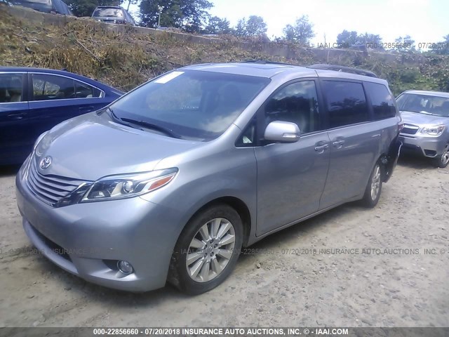 5TDDK3DC4FS107835 - 2015 TOYOTA SIENNA XLE/LIMITED SILVER photo 2