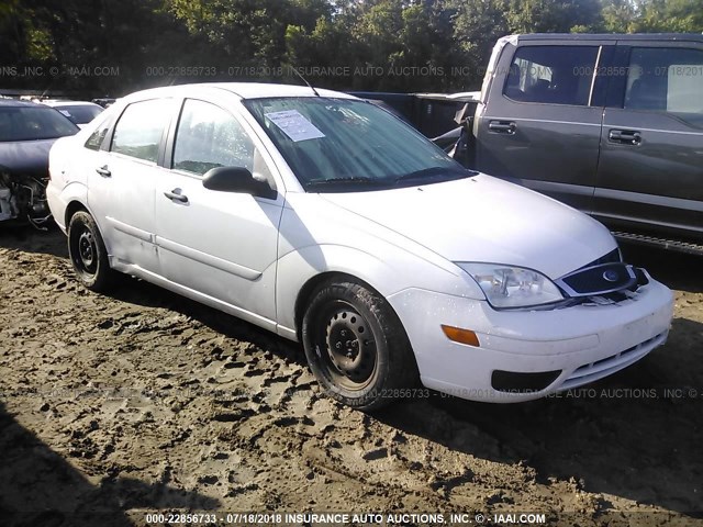 1FAFP34N47W320089 - 2007 FORD FOCUS ZX4/S/SE/SES WHITE photo 1