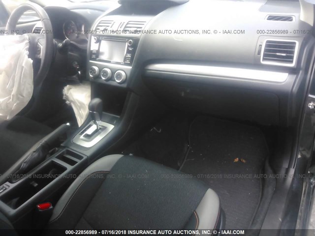 JF2GPABC3G8339789 - 2016 SUBARU CROSSTREK PREMIUM ნაცრისფერი ფოტო 5