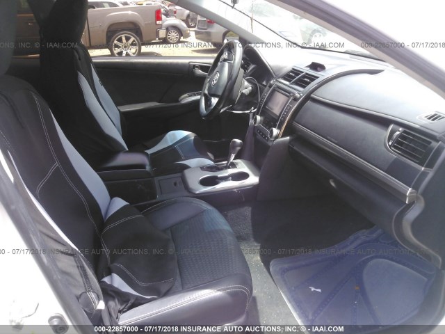4T1BF1FK5DU217530 - 2013 TOYOTA CAMRY L/SE/LE/XLE Ağ foto 5