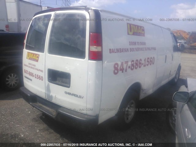 1GCGG29V051235178 - 2005 CHEVROLET EXPRESS G2500  WHITE photo 4