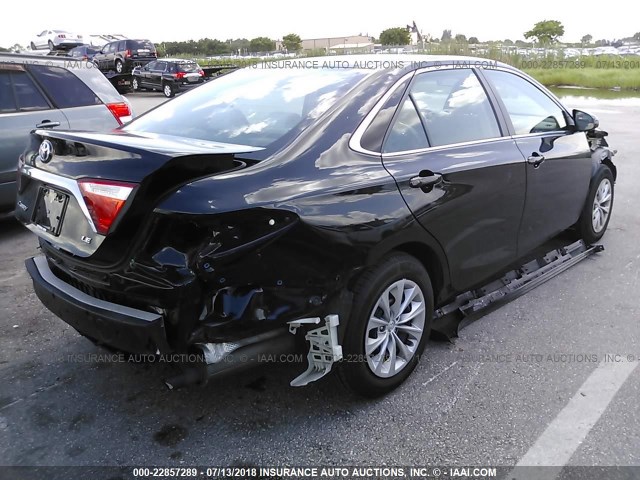 4T1BF1FK7GU570792 - 2016 TOYOTA CAMRY LE/XLE/SE/XSE BLACK photo 4