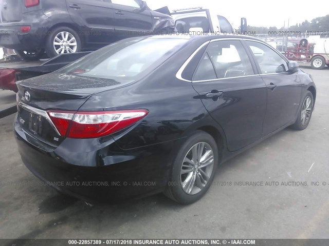 4T1BF1FK3GU598377 - 2016 TOYOTA CAMRY LE/XLE/SE/XSE BLACK photo 4