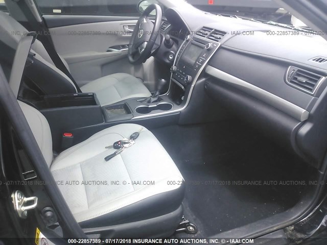 4T1BF1FK3GU598377 - 2016 TOYOTA CAMRY LE/XLE/SE/XSE BLACK photo 5