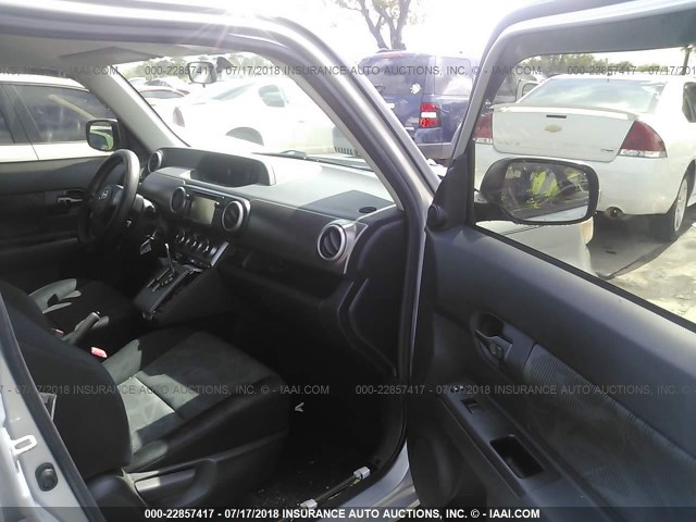 JTLZE4FE1DJ040546 - 2013 TOYOTA SCION XB Grau Foto 5