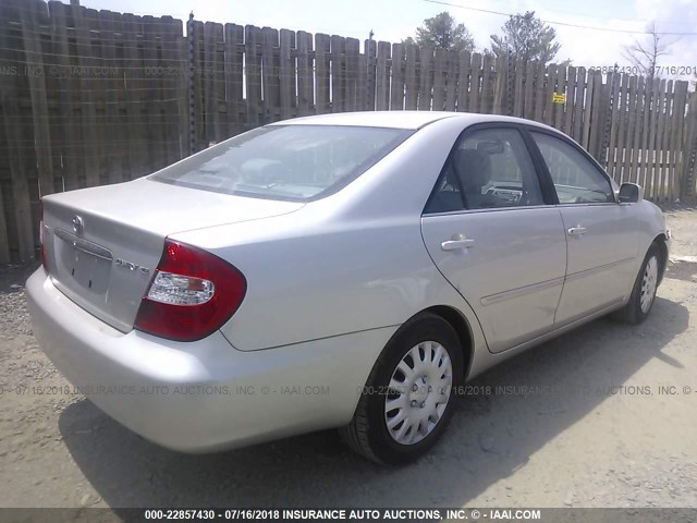 4T1BE30K74U886860 - 2004 TOYOTA CAMRY LE/XLE/SE 银色 照片 4