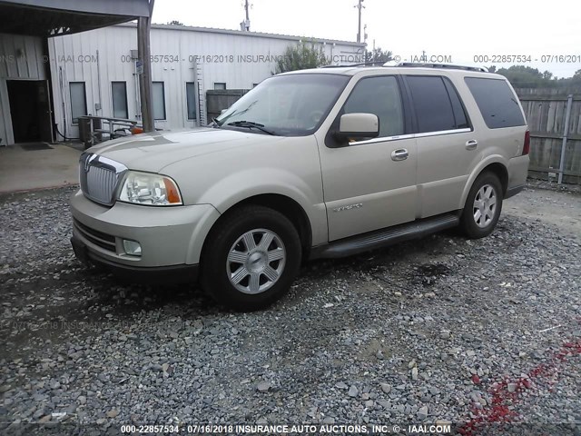 5LMFU28525LJ11495 - 2005 LINCOLN NAVIGATOR TAN photo 2