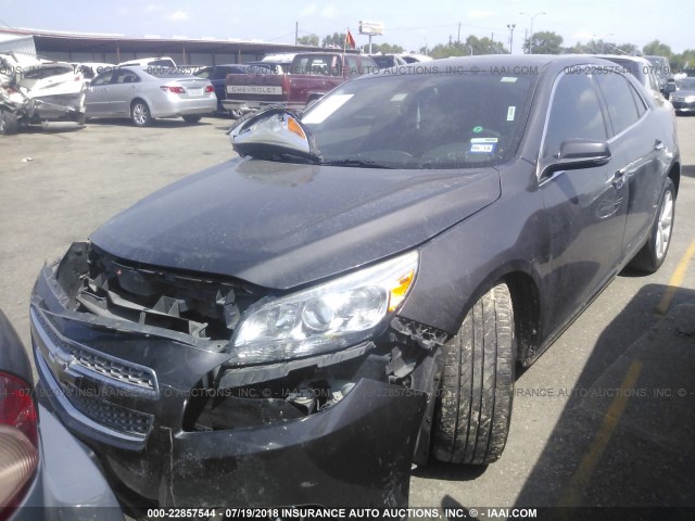 1G11H5SA2DF251579 - 2013 CHEVROLET MALIBU LTZ 灰色 照片 2