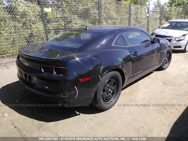 2G1FA1E30D9225880 - 2013 CHEVROLET CAMARO LS BLACK photo 4