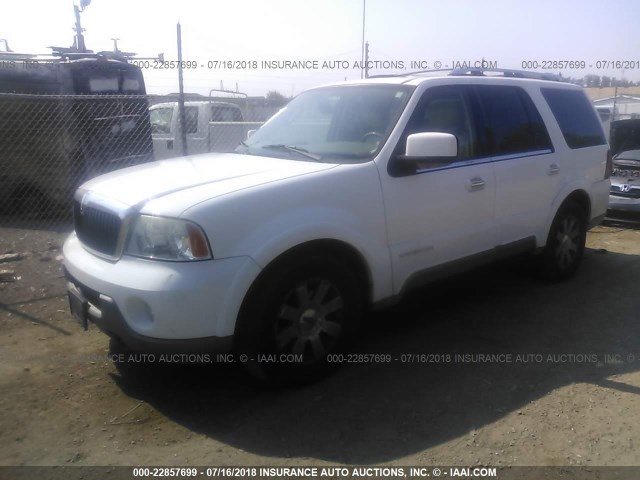 5LMFU28R14LJ06161 - 2004 LINCOLN NAVIGATOR 白色 照片 2