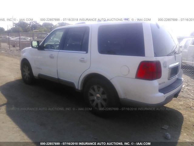 5LMFU28R14LJ06161 - 2004 LINCOLN NAVIGATOR 白色 照片 3