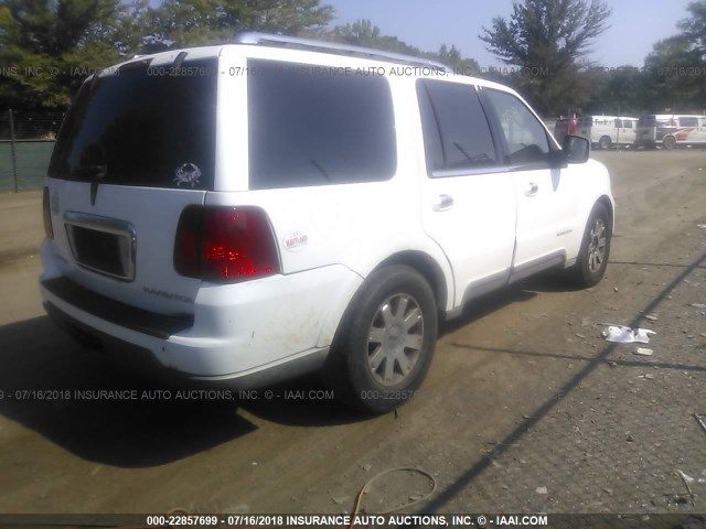 5LMFU28R14LJ06161 - 2004 LINCOLN NAVIGATOR 白色 照片 4