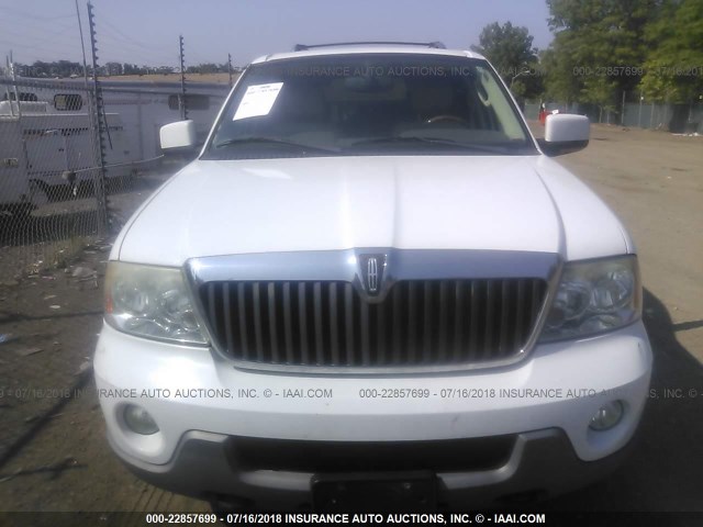 5LMFU28R14LJ06161 - 2004 LINCOLN NAVIGATOR 白色 照片 6