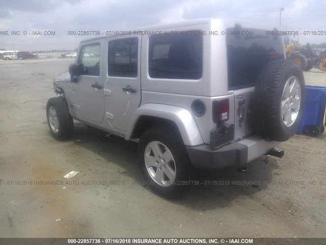 1J4BA5H18BL557265 - 2011 JEEP WRANGLER UNLIMITE SAHARA SILVER photo 3