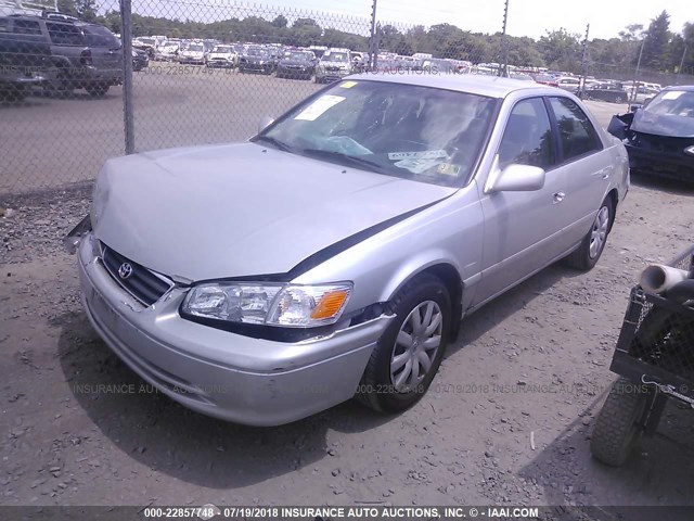 4T1BG22K71U105932 - 2001 TOYOTA CAMRY CE/LE/XLE 灰色 照片 2