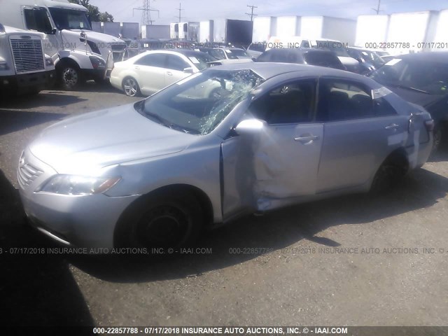 4T1BE46K07U641979 - 2007 TOYOTA CAMRY NEW GENERAT CE/LE/XLE/SE SILVER photo 2