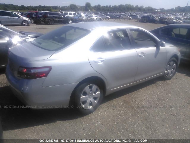 4T1BE46K07U641979 - 2007 TOYOTA CAMRY NEW GENERAT CE/LE/XLE/SE SILVER photo 4
