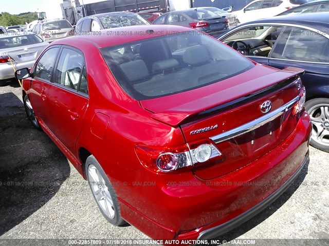 2T1BU4EE2DC981758 - 2013 TOYOTA COROLLA S/LE RED photo 3