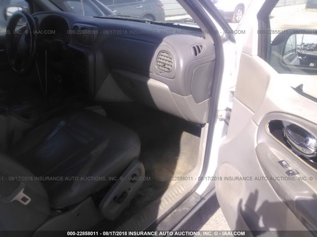 1GNES16S236210395 - 2003 CHEVROLET TRAILBLAZER EXT WHITE photo 5