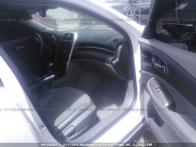 1G11C5SL2FF120199 - 2015 CHEVROLET MALIBU 1LT 白色 照片 5