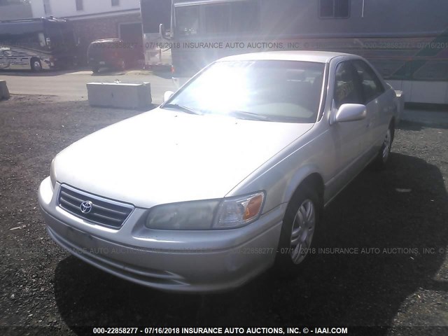 4T1BG22KXYU638674 - 2000 TOYOTA CAMRY CE/LE/XLE 银色 照片 2