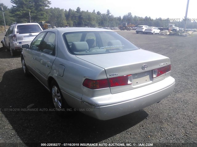 4T1BG22KXYU638674 - 2000 TOYOTA CAMRY CE/LE/XLE 银色 照片 3