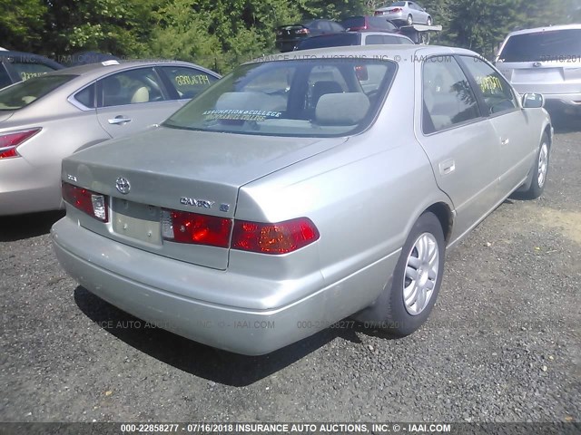 4T1BG22KXYU638674 - 2000 TOYOTA CAMRY CE/LE/XLE 银色 照片 4