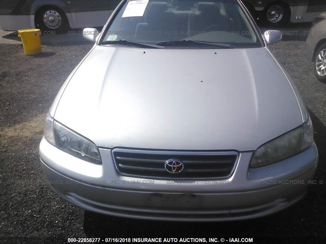 4T1BG22KXYU638674 - 2000 TOYOTA CAMRY CE/LE/XLE 银色 照片 6