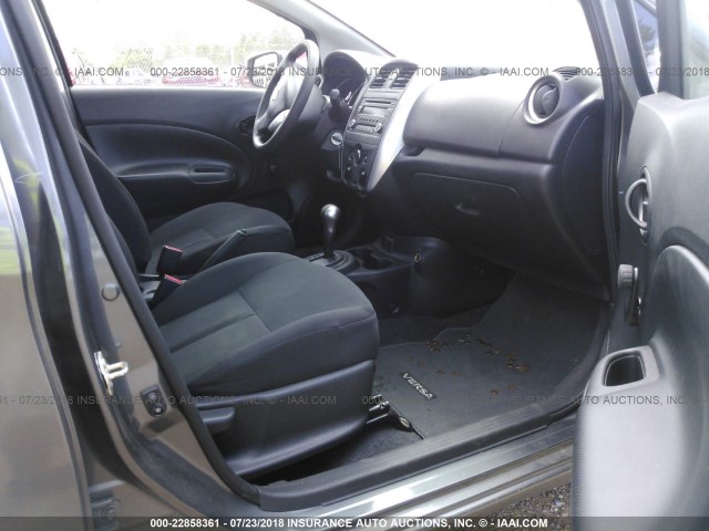 3N1CE2CP7HL375596 - 2017 NISSAN VERSA NOTE S/S PLUS/SV/SL/SR Light Blue photo 5