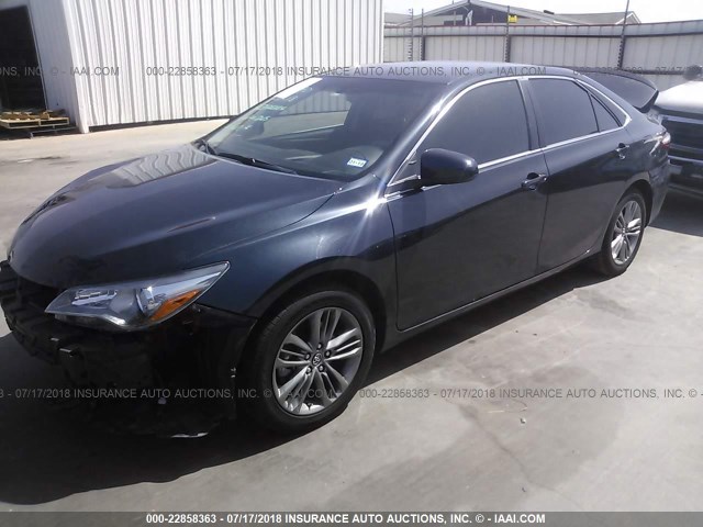 4T1BF1FK8HU680669 - 2017 TOYOTA CAMRY LE/XLE/SE/XSE 绿色 照片 2