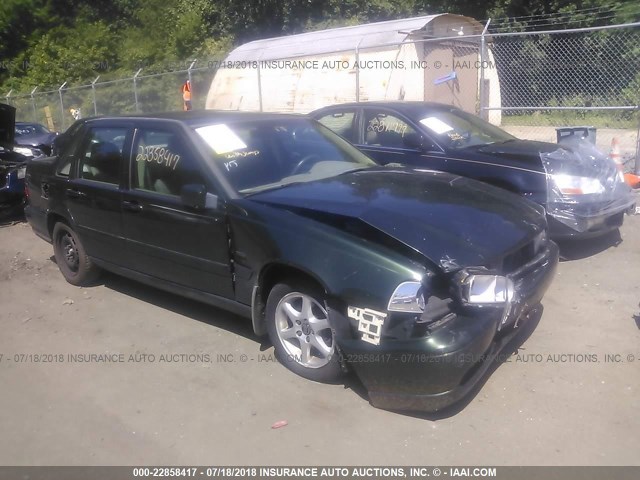 YV1LS5671W2528436 - 1998 VOLVO S70 GLT GREEN photo 1