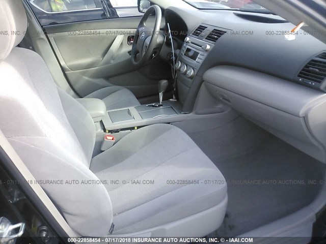 4T4BF3EK8AR051020 - 2010 TOYOTA CAMRY SE/LE/XLE 黑色 照片 5