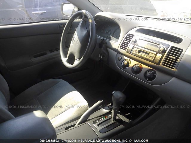 4T1BE32K64U834438 - 2004 TOYOTA CAMRY LE/XLE/SE 灰色 照片 5