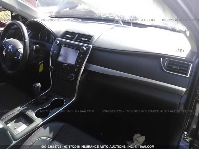4T1BF1FK1FU093307 - 2015 TOYOTA CAMRY LE/XLE/SE/XSE 黑色 照片 5