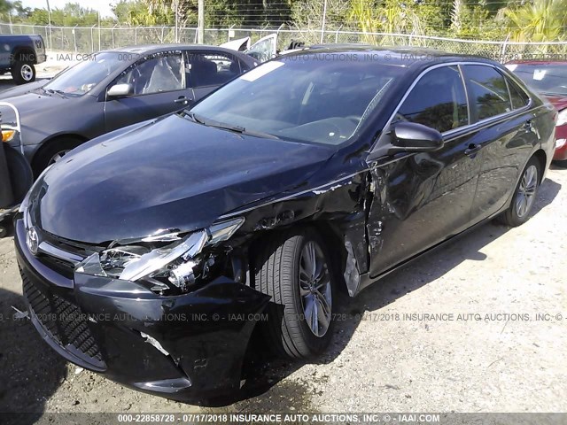 4T1BF1FK1FU093307 - 2015 TOYOTA CAMRY LE/XLE/SE/XSE 黑色 照片 6