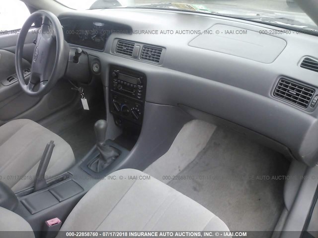 4T1BG22K61U117523 - 2001 TOYOTA CAMRY CE/LE/XLE GRAY photo 5