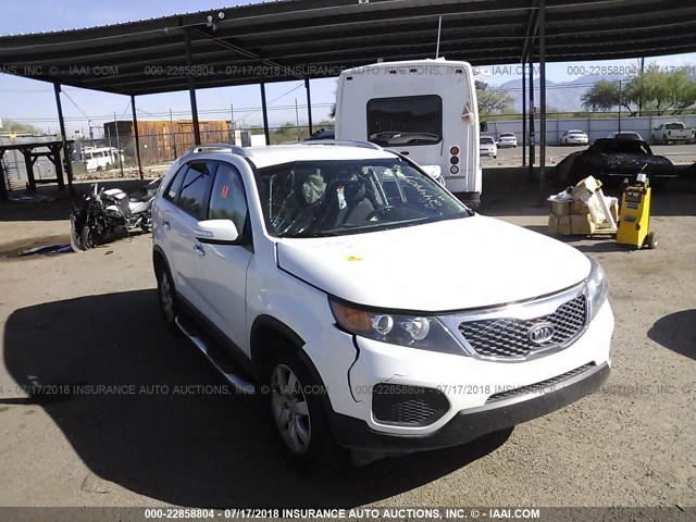 5XYKT4A25CG244409 - 2012 KIA SORENTO LX WHITE photo 1