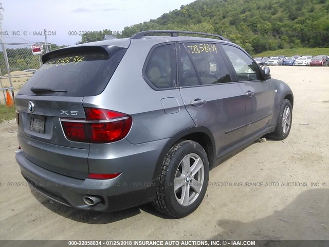5UXZW0C57BL661828 - 2011 BMW X5 XDRIVE35D SILVER photo 4