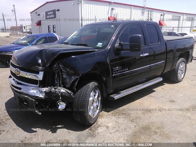 1GCSCSE07AZ110657 - 2010 CHEVROLET SILVERADO C1500 LT BLACK photo 2