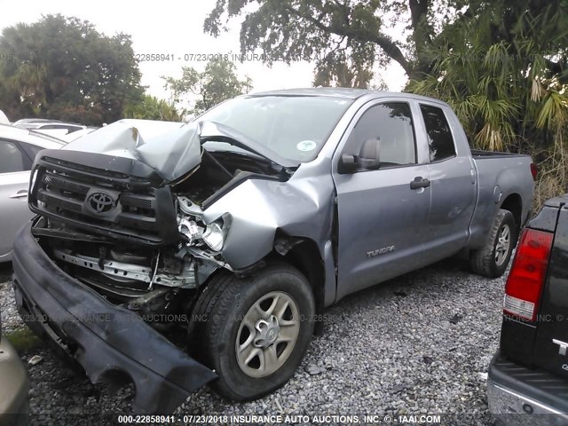 5TFRM5F15CX041390 - 2012 TOYOTA TUNDRA DOUBLE CAB SR5 GRAY photo 2